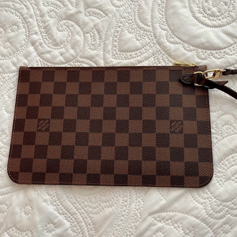 Louis Vuitton Neverfull Pouch